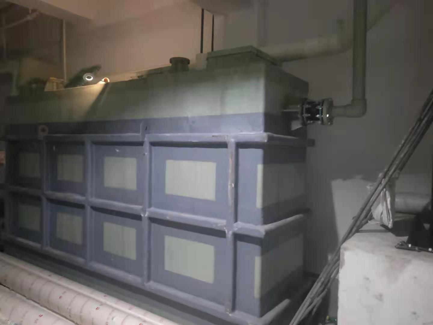 全自動(dòng)地下室玻璃鋼污水粉碎提升箱